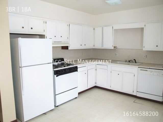 Photo - 5798 Christie Ave SE