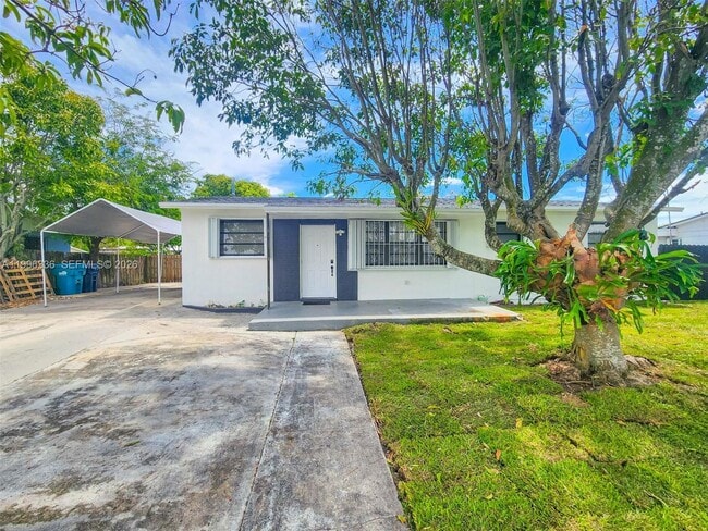 Building Photo - 20201 SW 117th Ct Unit 0