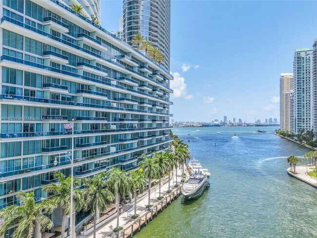 Photo - 200 Biscayne Blvd Way Unidad 302 Rental