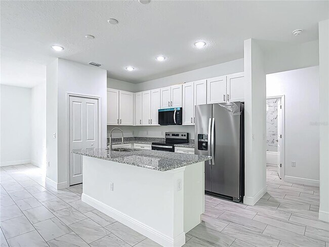 Photo - 5736 N Claremont Dr