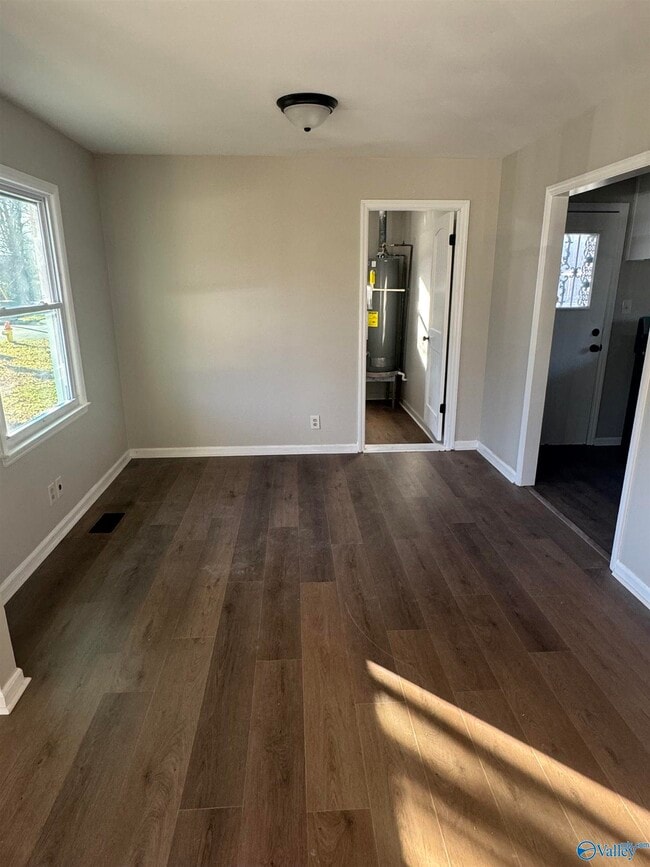 Photo - 1601 Armstrong St NW