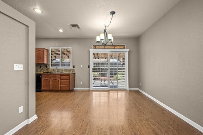 Photo - 8270 Rendham Way