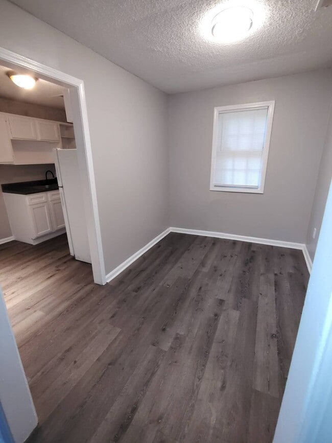 Photo - Newly Renovated 2 Bedroom / 1 Bathroom Home Available Now!