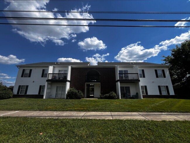 Building Photo - 3600 Hillcross Dr Unit 3600 Hillcross Dr - 1