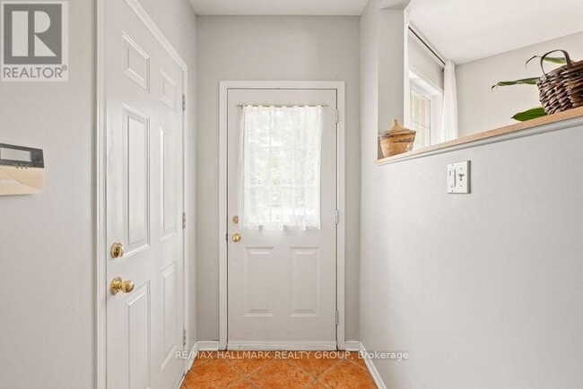 Photo - 113 Carwood Cir