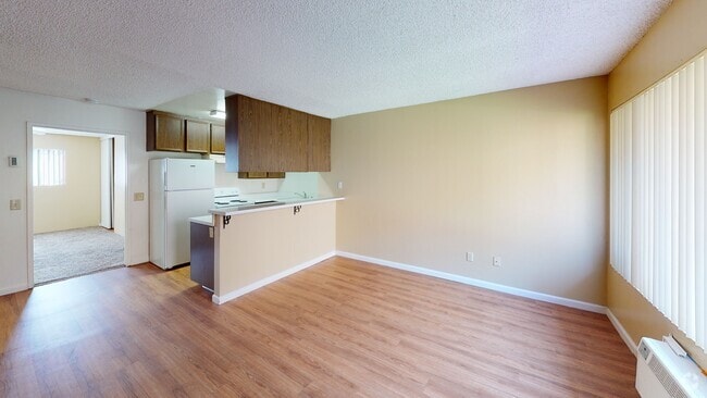 1 BR, 1 BA - 615 SF