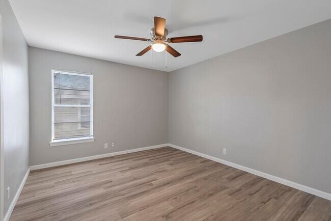 Photo - 3 Pershing Dr