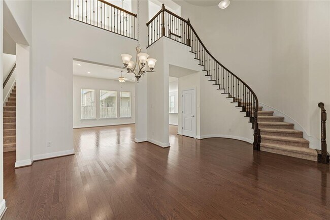 Photo - 5704 Monrovia Ln