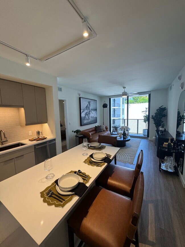 Photo - 144 NW 32nd St Unidad B1