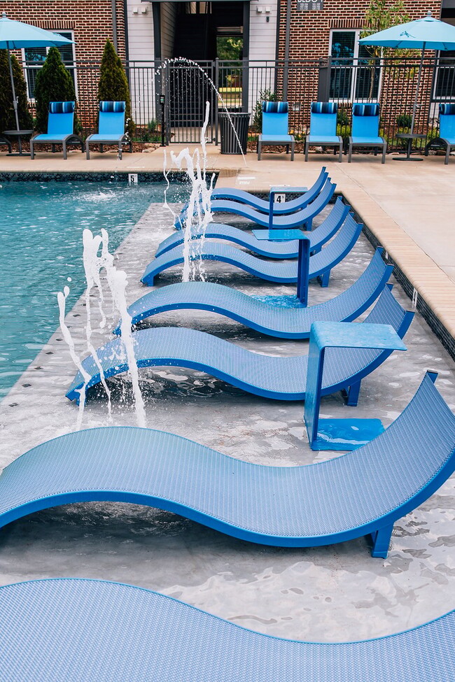 Photo - 1010 Elliston