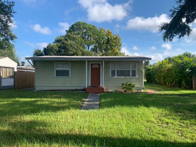Building Photo - Updated 2 Bedroom 1 Bath in Central Gulfport Rental