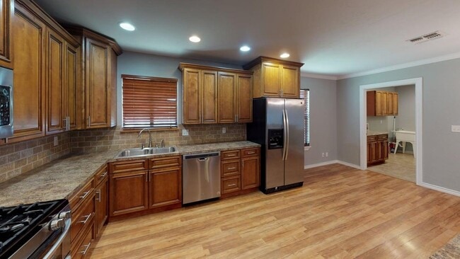 115 G St