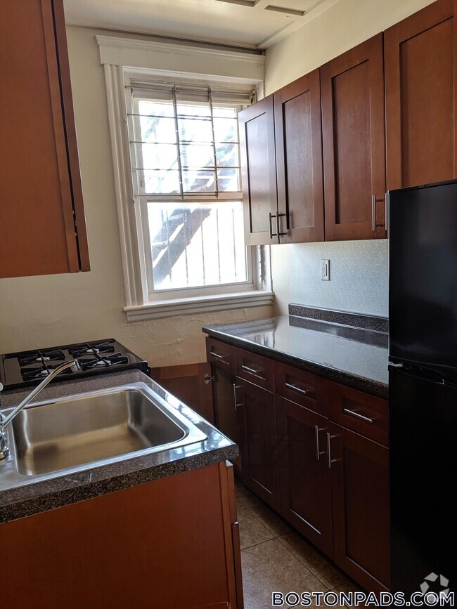 Building Photo - 1191 Boylston St Rental