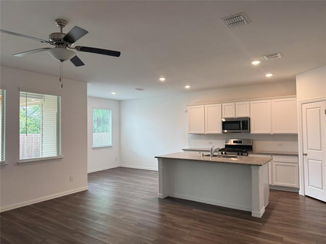 Photo - 512 Westpark Dr House