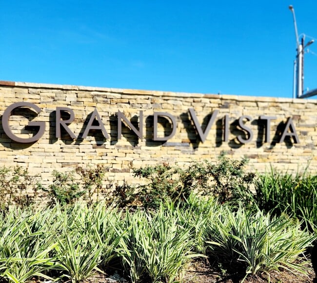 Building Photo - 8615 Oakdale Blf Ct