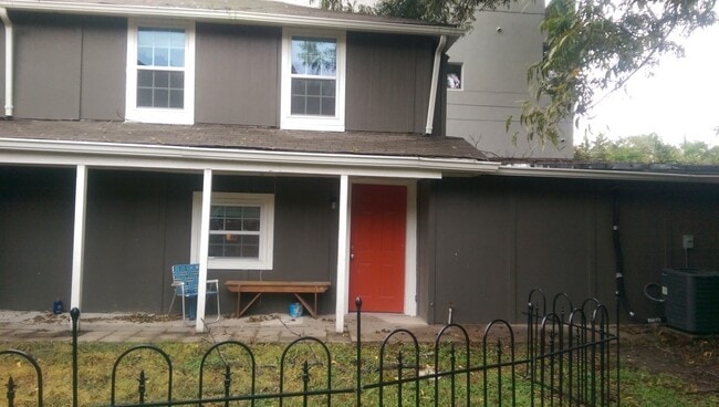 Building Photo - 3800 Garrott St Unit 1/2