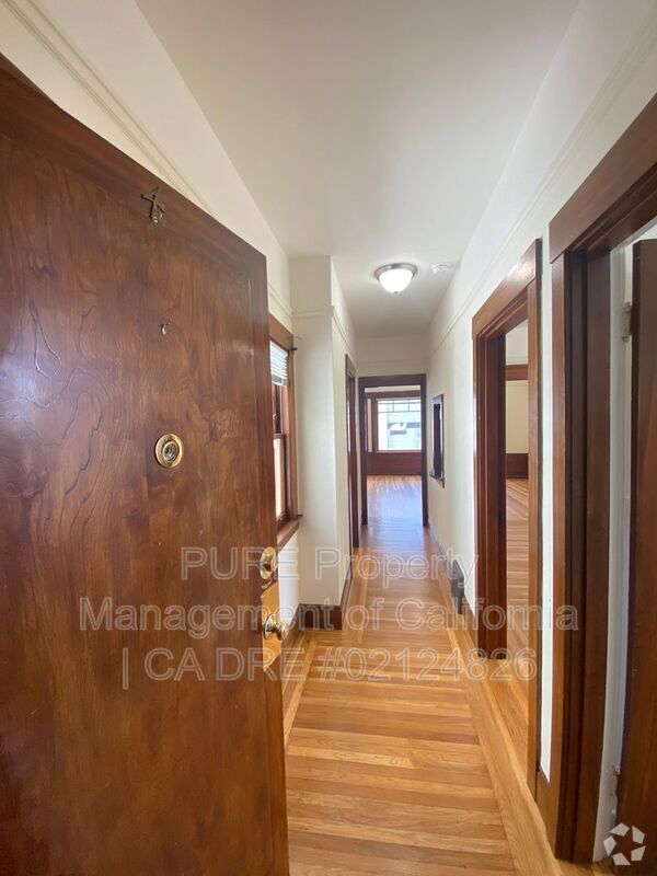Building Photo - 3156 Gough St Unit 4 Rental