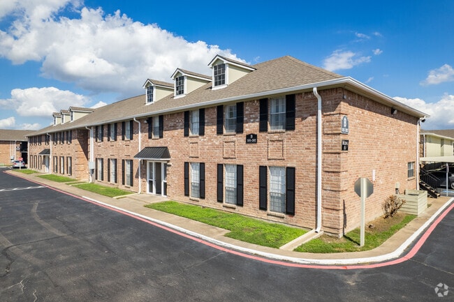 Building Photo - Belmont Place/La Fontaine Rental