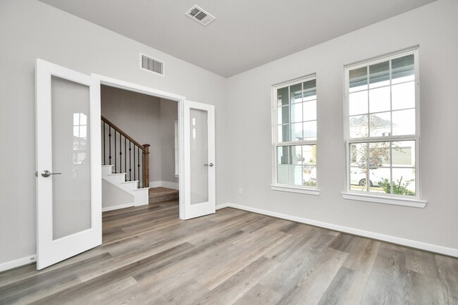 Photo - 1218 Raburn Run Ln