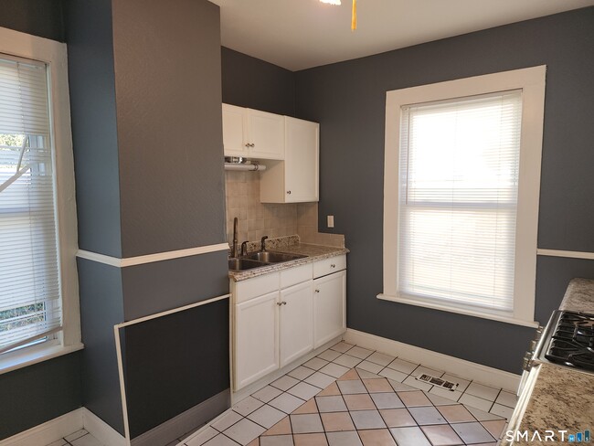 Photo - 204 Minerva St