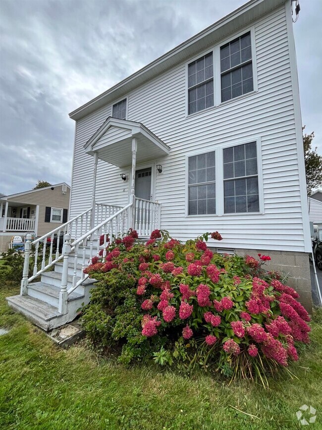 Building Photo - 16 E Atlantic Ave Rental
