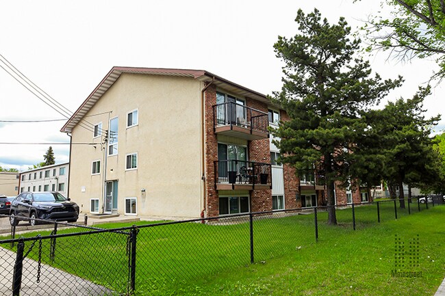 Photo - NAITside Court II