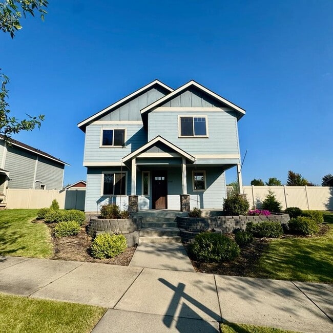 Building Photo - Charming 2-Story Home in Post Falls – Spac...