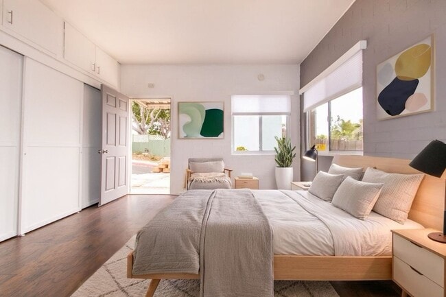 Building Photo - Charming Studio with Mid Century Touches in Ocean Beach/Point Loma ! Unit 4486