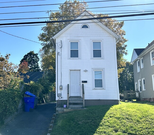 Building Photo - 124 High St