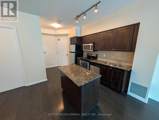 Photo - 215 Fort York Blvd Unit 221