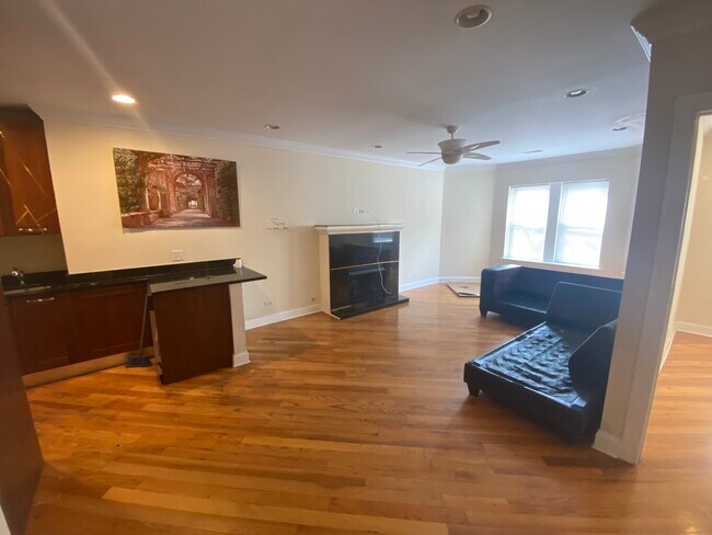 Photo - 2241 W Morse Ave Unidad 2