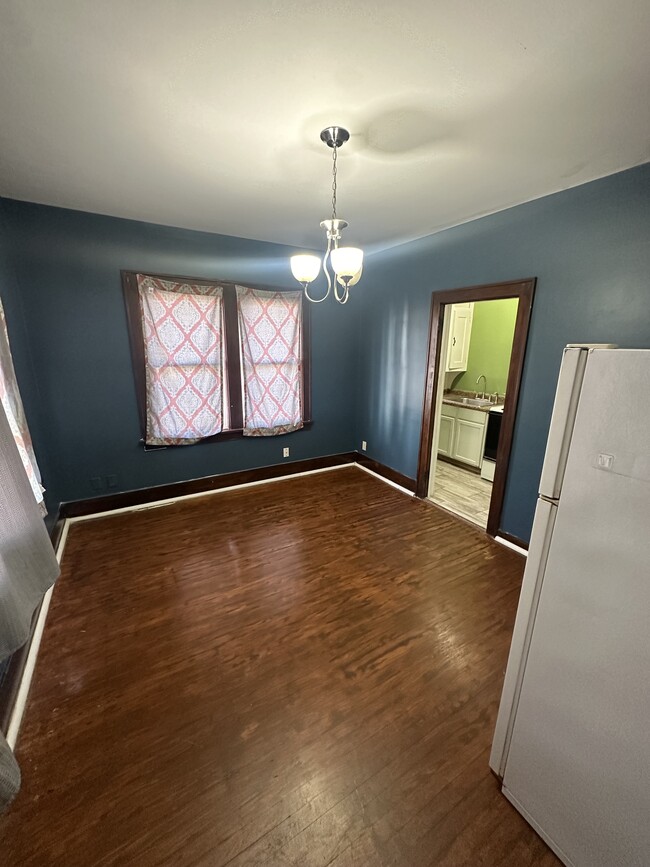 Building Photo - 623 S 33rd St Unit #2