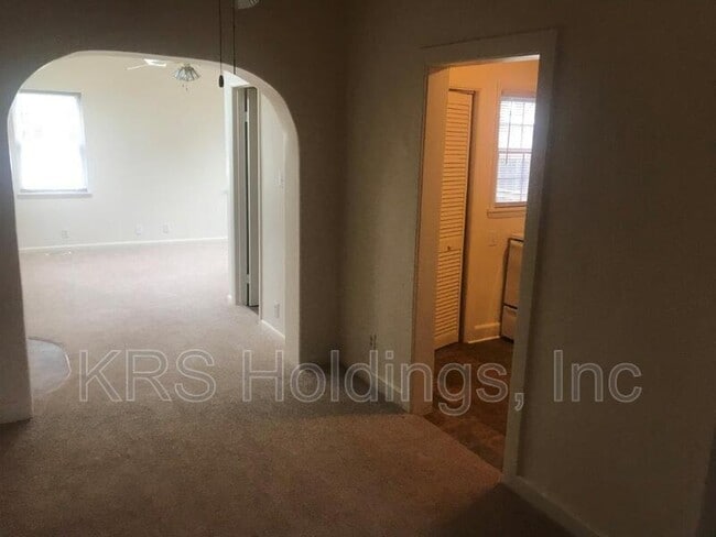 Photo - 211 Maycox Ave Unit Apt B