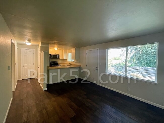 Photo - North Tacoma 1 Bed 1 Bath Apartment Unit #C