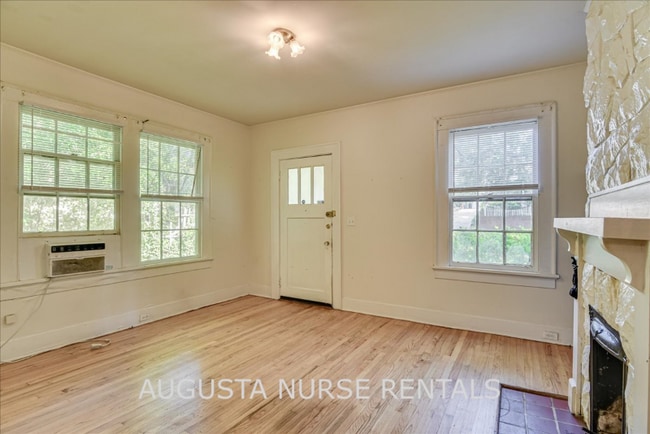 Photo - 2136 McDowell St Unidad B