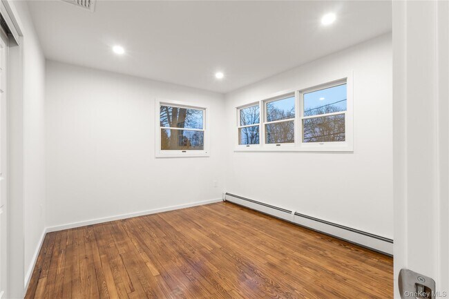 Photo - 10 Overbrook St