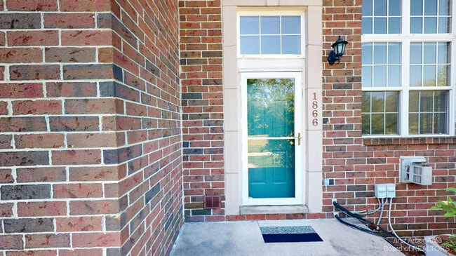 Photo - 1866 Lindsay Ln