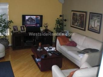 Photo - 19111 Hamlin St