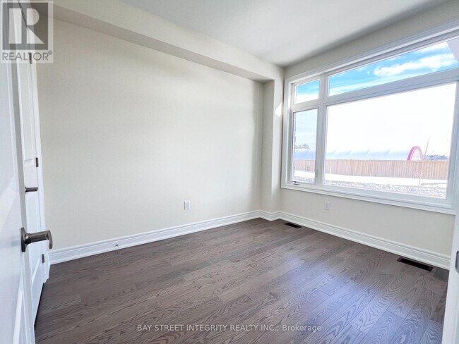 Photo - 139 Berczy Grn Dr