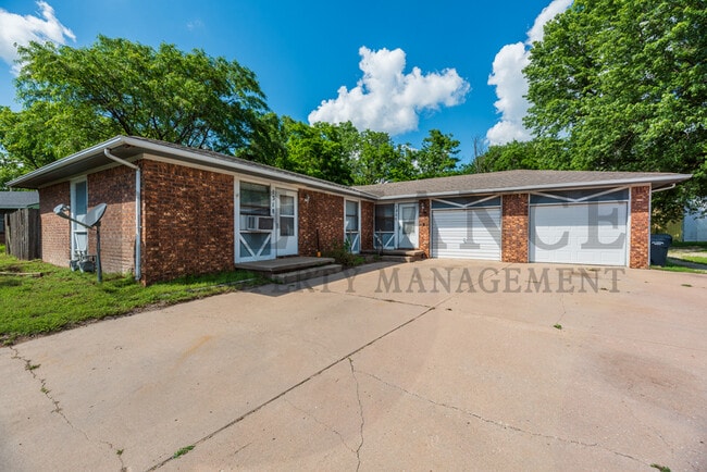 Building Photo - 1318 Peach Ave Rental