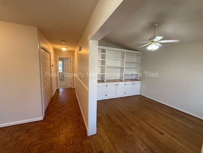 Photo - 1921 Bradford St