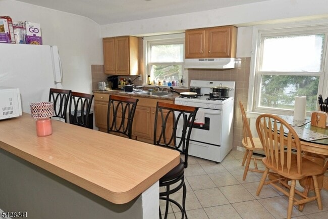 Photo - 176 Harding Pl Unit 2