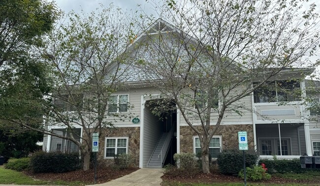 Building Photo - Gated Community nestled in Anderson Creek ...