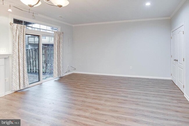 Photo - 938 Herons Run Ln