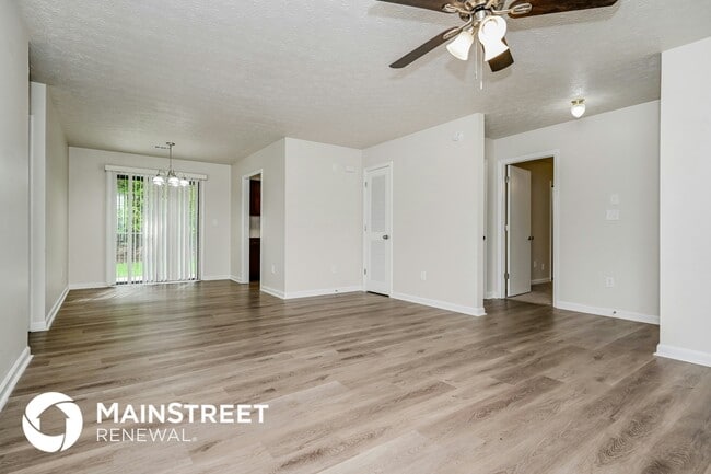 Photo - 2140 Teri Ln SE