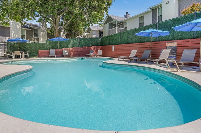 Building Photo - Telegraph Hill