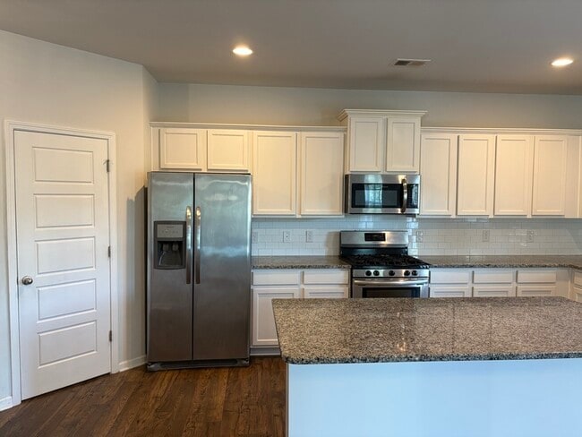 Photo - 407 Lakemont Dr