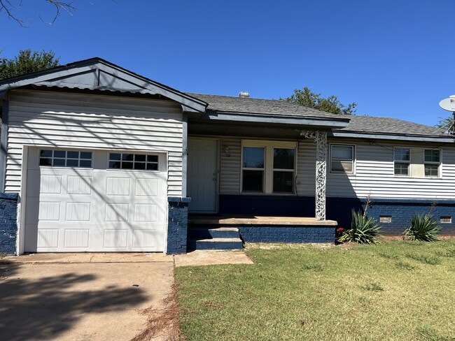 Building Photo - 605 SE 72nd St