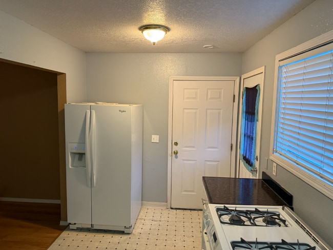 Photo - 17609 SE Stark St