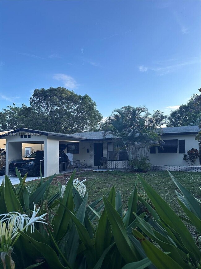 Photo - 200 SE 19th St